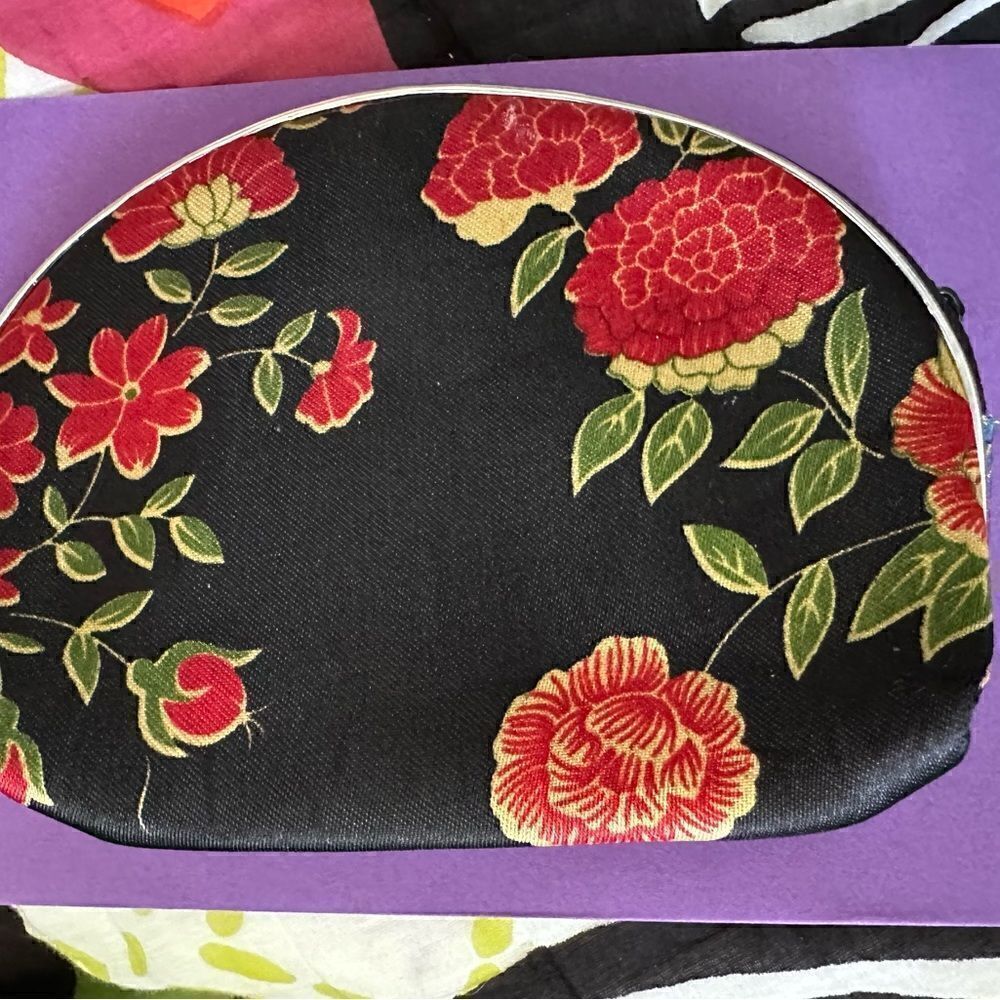 Floral Asian Influenced Silky Floral Cosmetic Bag
Black/ Red/ Blue